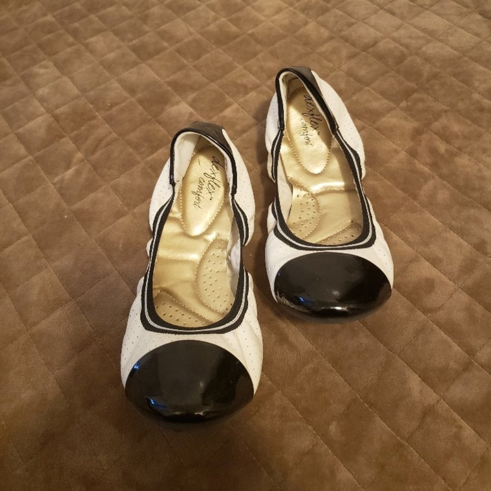 Ballet Flat with a black & white spectator look - Woman 7.5